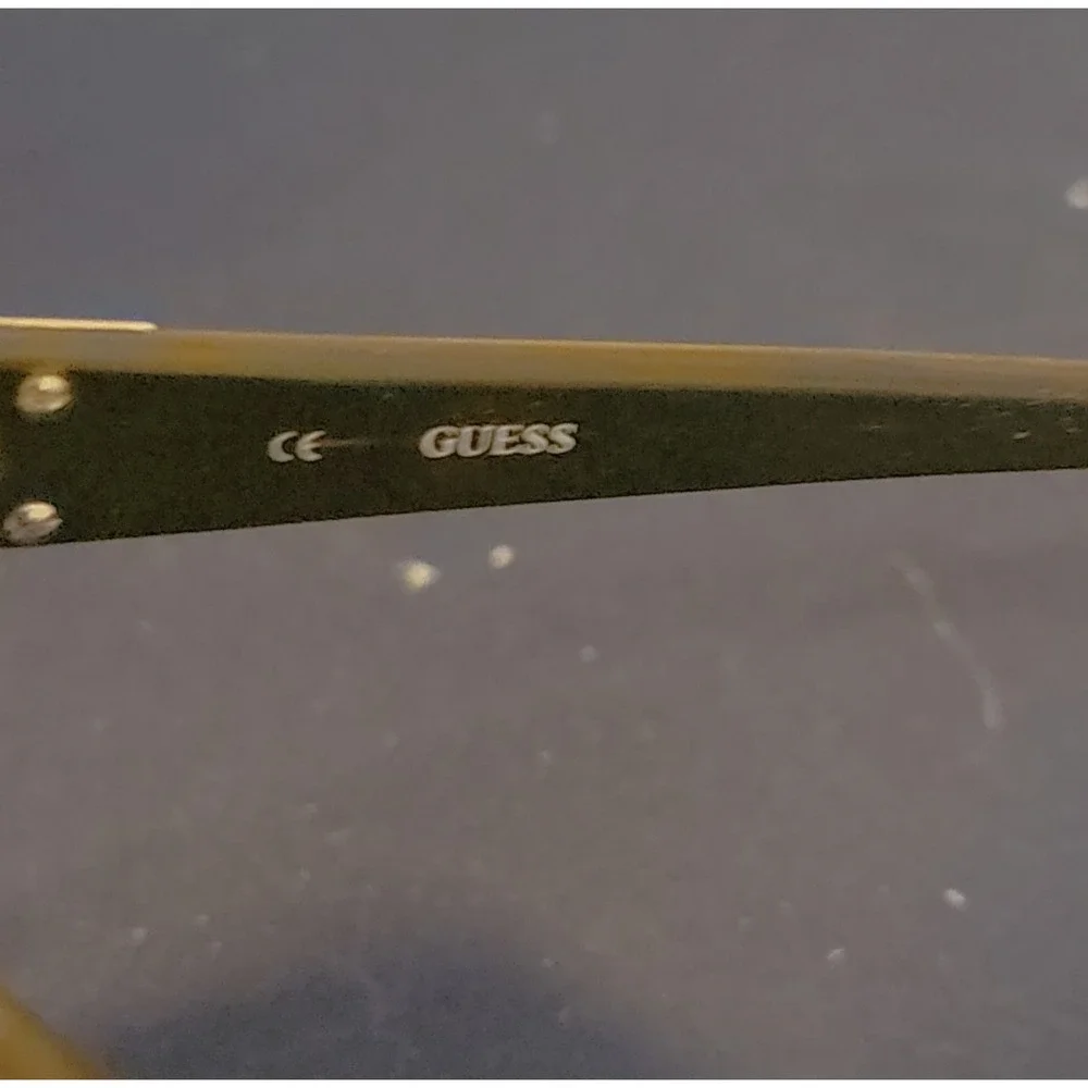 GUESS GU7001 TO-1 Sunglasses Brown Black Rectangle 54-16-135 w/‎ Case
